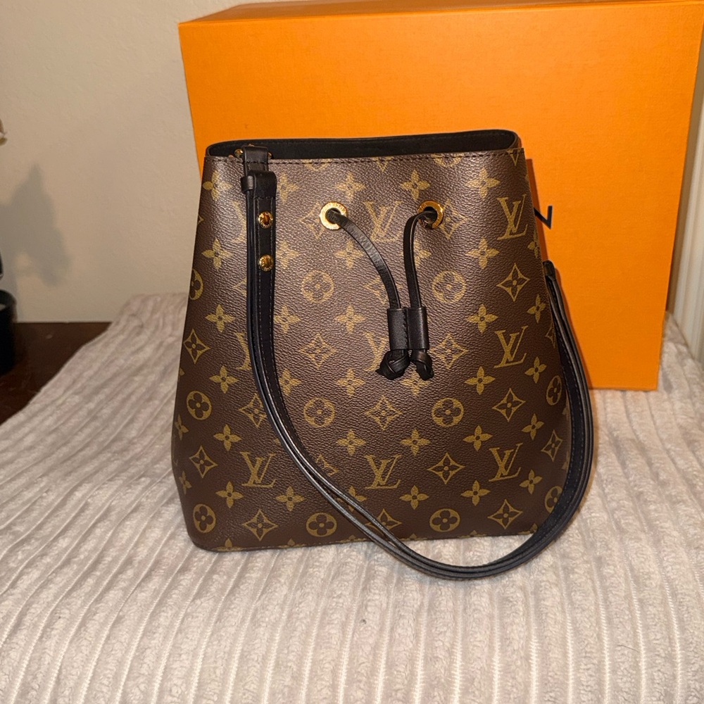 Louis Vuitton Néonoé MM Monogram Black Trim FULL SET Receipt Box Dust Bag